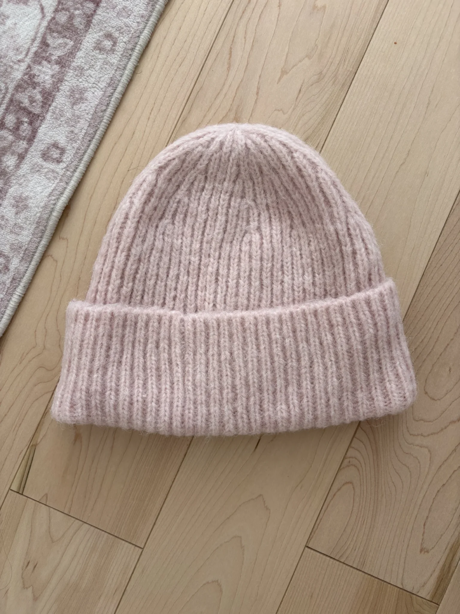 Featured image for Brand-new pale pink H&M beanie