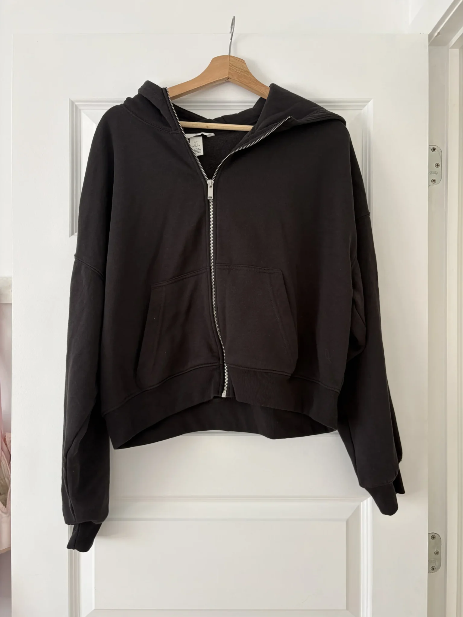 Featured image for Brand-new black H&M fleece jacket