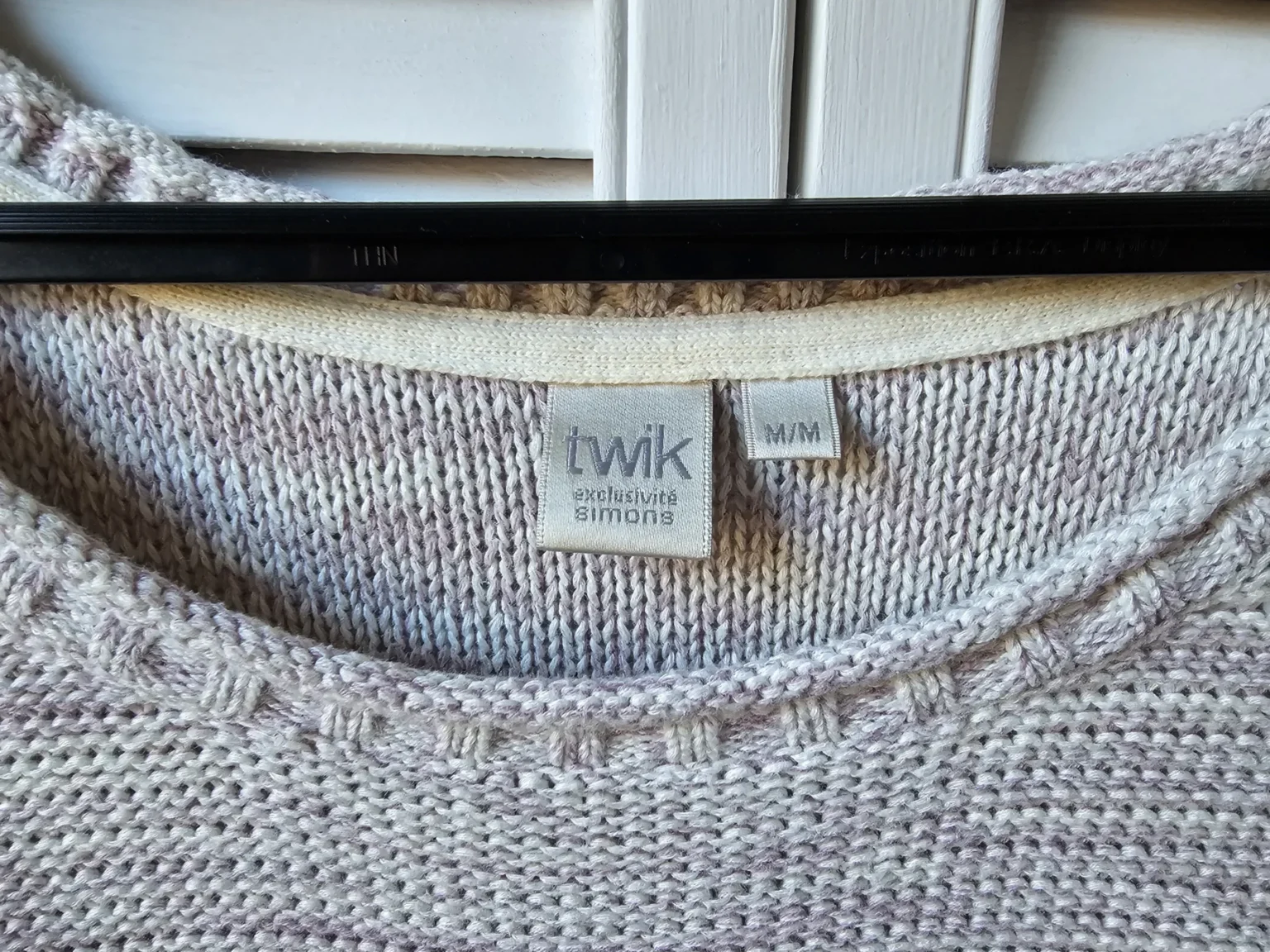 Image for Tricot avec grand col rond