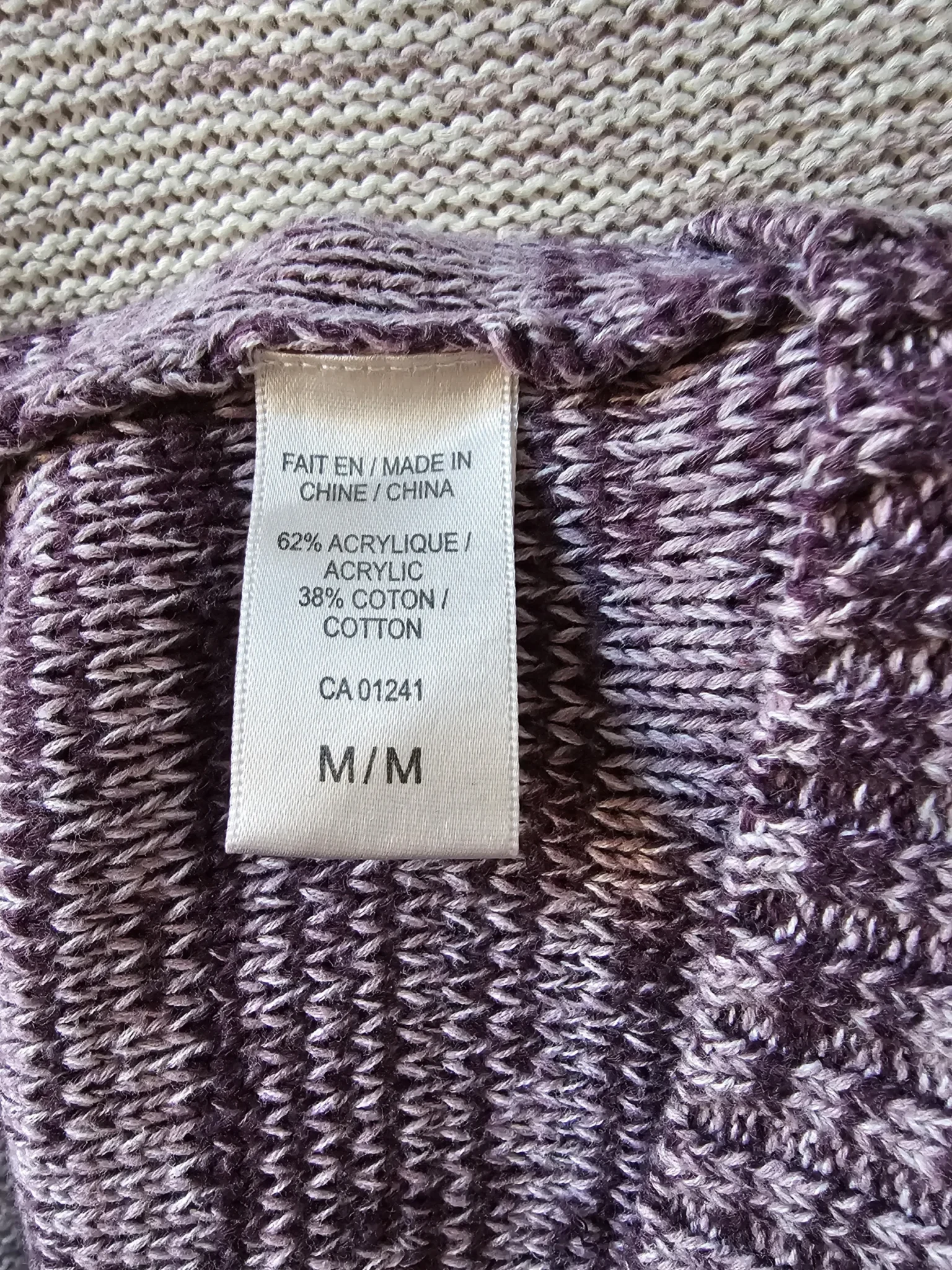 Image for Tricot avec grand col rond