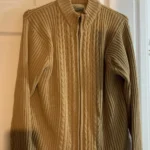 Featured thumbnail for Cardigan vintage beige en maille torsadée – Tradition Sears – Taille M (État Neuf)