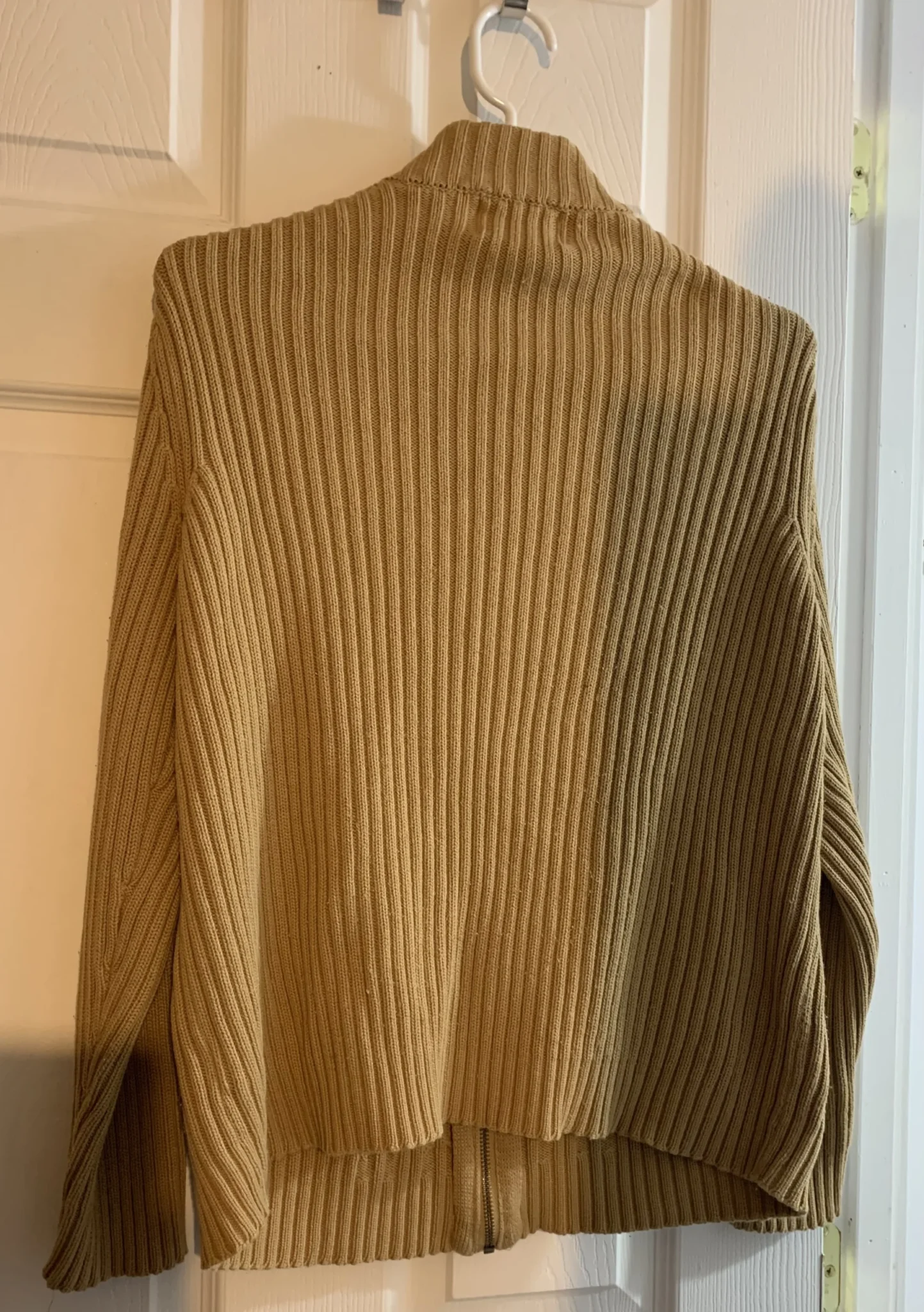 Image for Cardigan vintage beige en maille torsadée – Tradition Sears – Taille M (État Neuf)