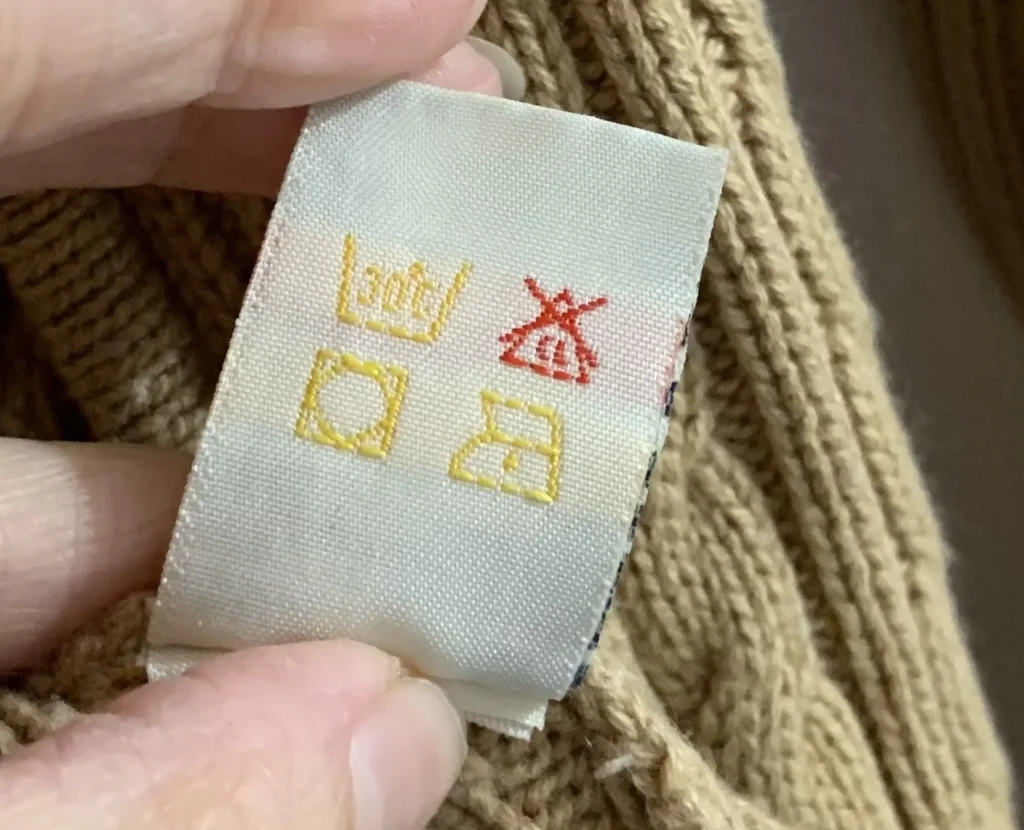 Image for Cardigan vintage beige en maille torsadée – Tradition Sears – Taille M (État Neuf)