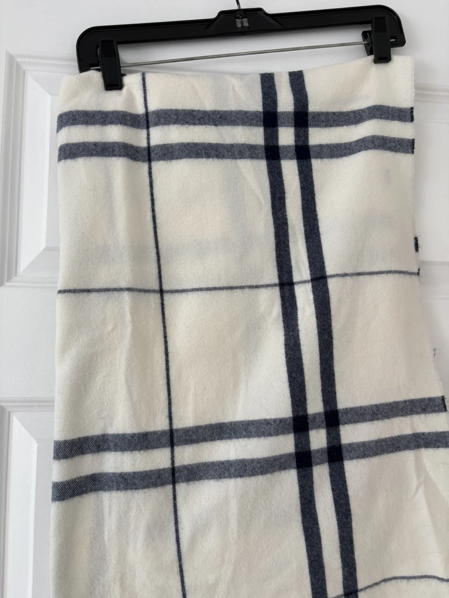 Image for GAP cream and navy checked scarf