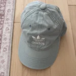 Featured thumbnail for Casquette adidas vert sauge