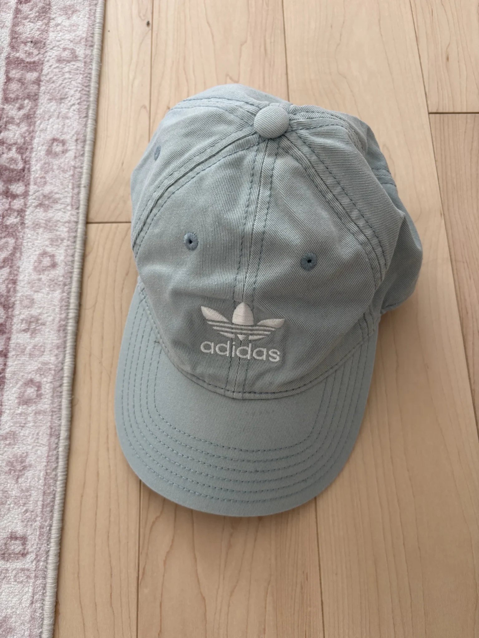 Featured image for Casquette adidas vert sauge