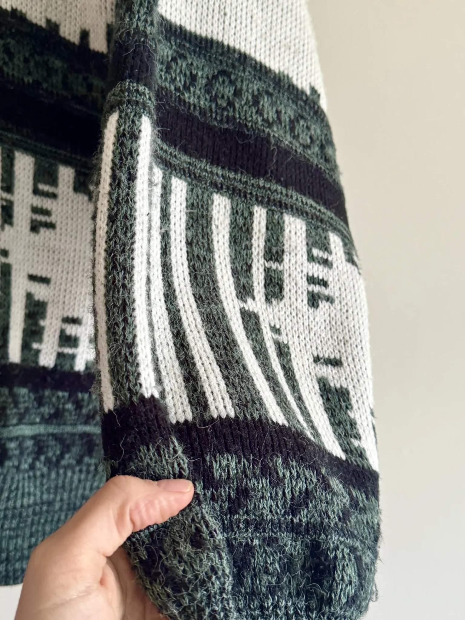 Image for Cardigan en tricot vert forêt rétro surdimensionné à motif géométrique et col châle Taille L/XL