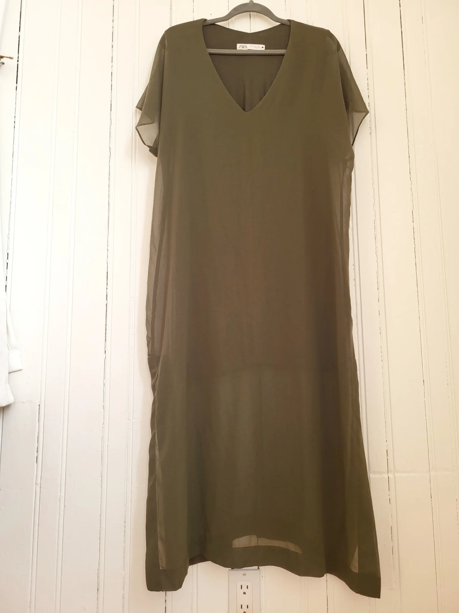 Image for Robe tunique Zara vert olive, semi transparente col en V, longueur midi
