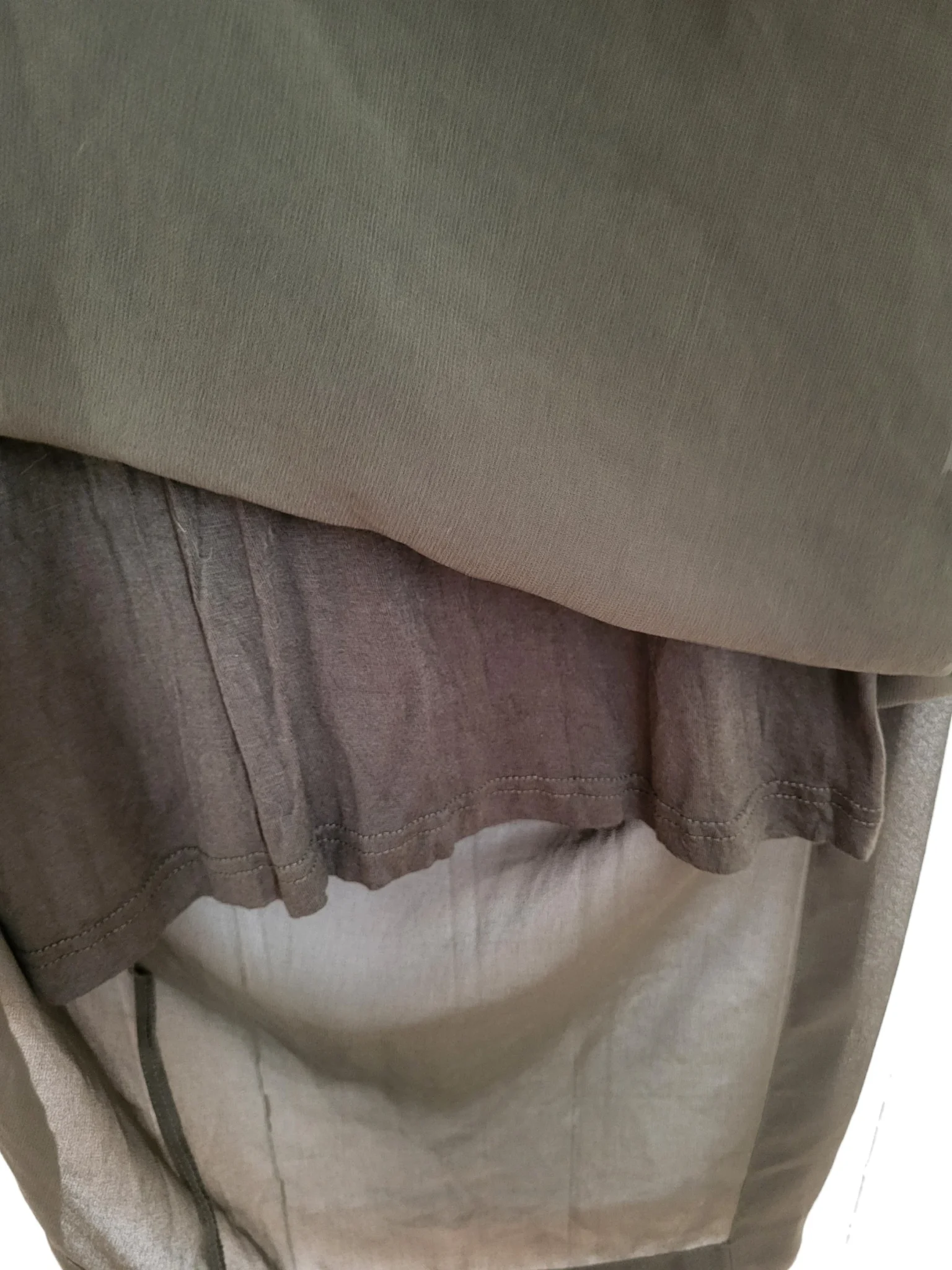 Image for Robe tunique Zara vert olive, semi transparente col en V, longueur midi