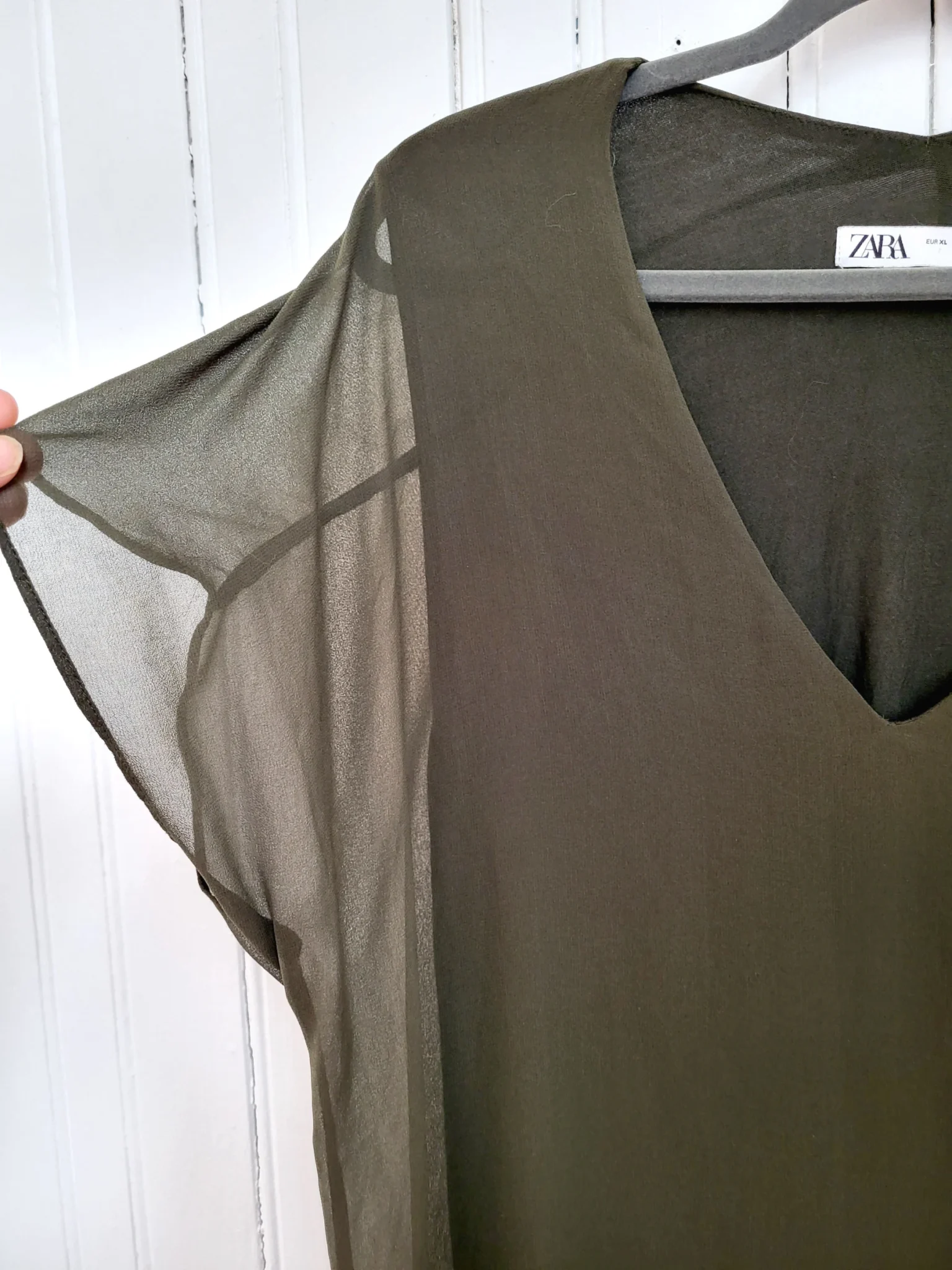 Image for Robe tunique Zara vert olive, semi transparente col en V, longueur midi