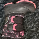 Thumbnail for Belles bottes d'hiver bien entretenues de taille 7 toddler fille