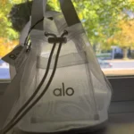 Thumbnail for Alo Yoga - petit sac / Sheer Cross Body Bucket Bag