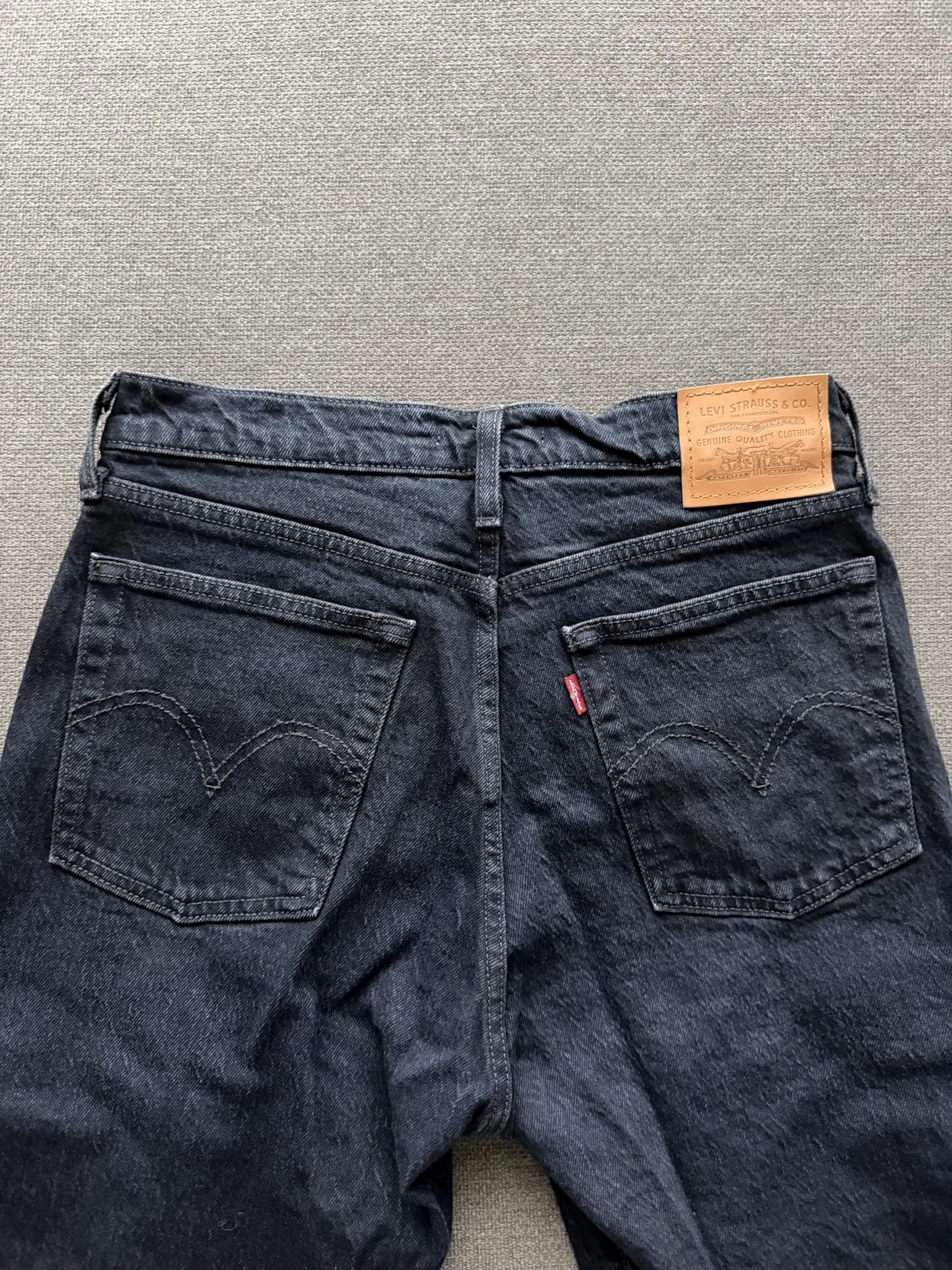 Image for Levi’s Wedgie Straight Ankle
