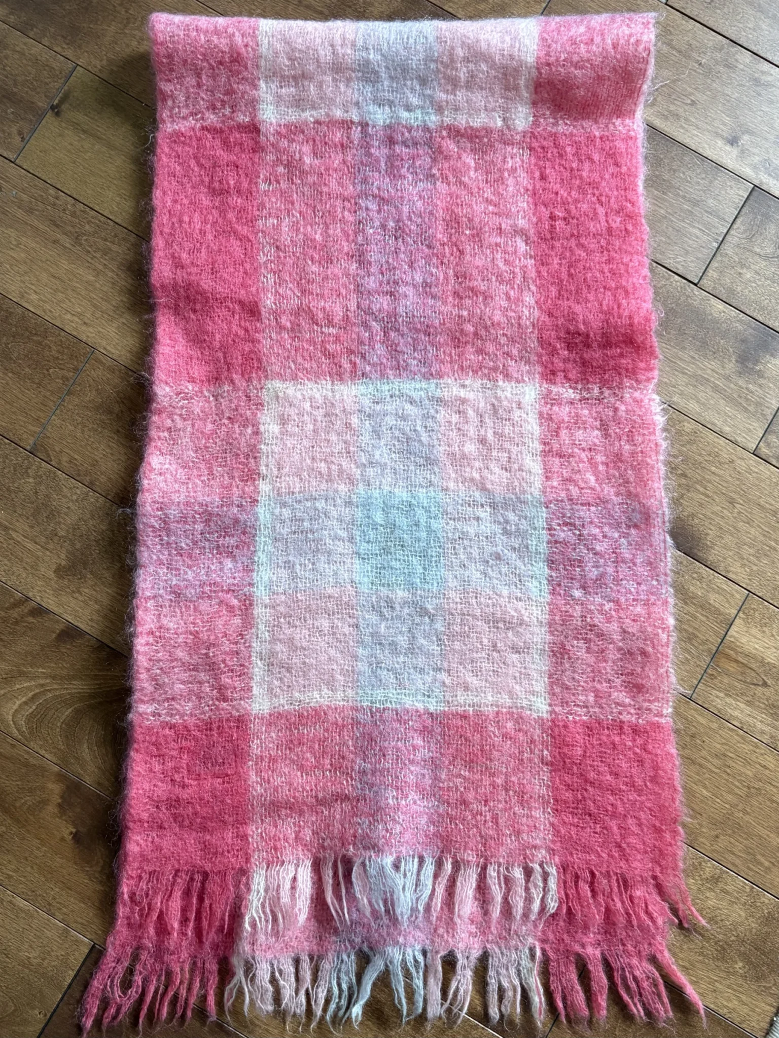Image for Foulard de mohair rose vibrant