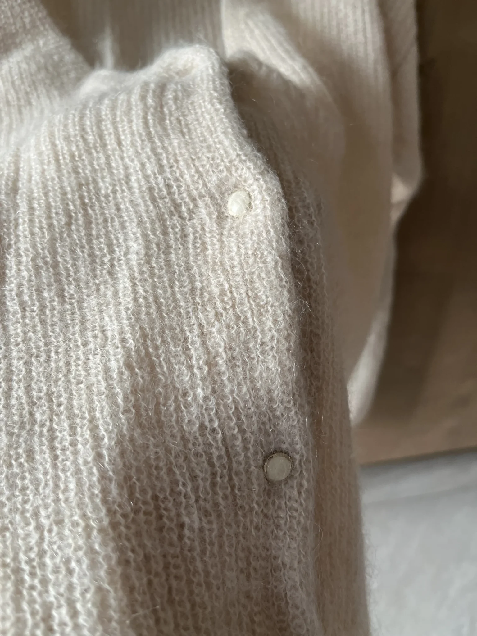 Image for Chandail crème Aritzia (babaton)
