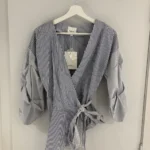 Featured thumbnail for Blouse à rayures bleus