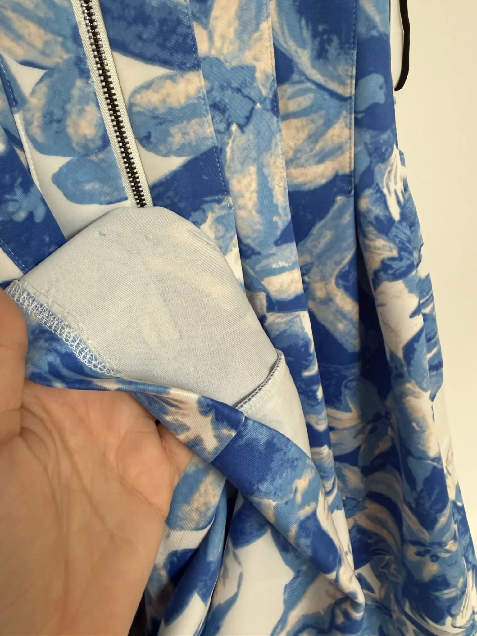 Image for Robe fleurie bleue et blanche Vince Camuto