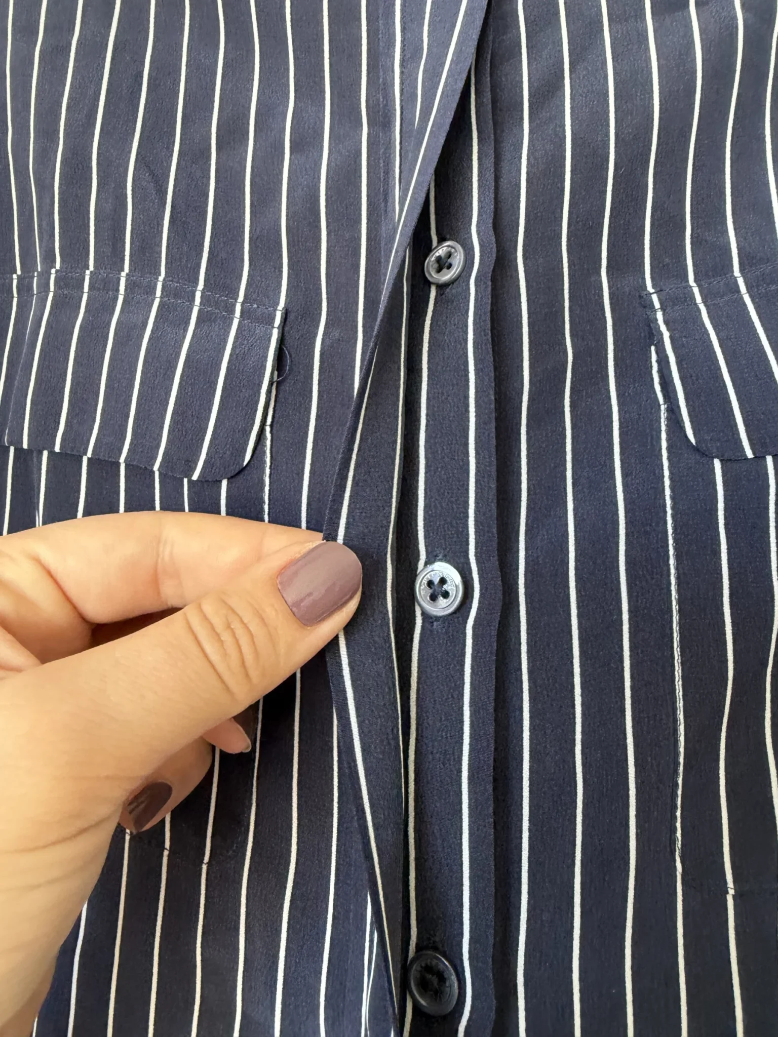 Image for Chemise Equipment 100% soie bleu marine à rayure taille M