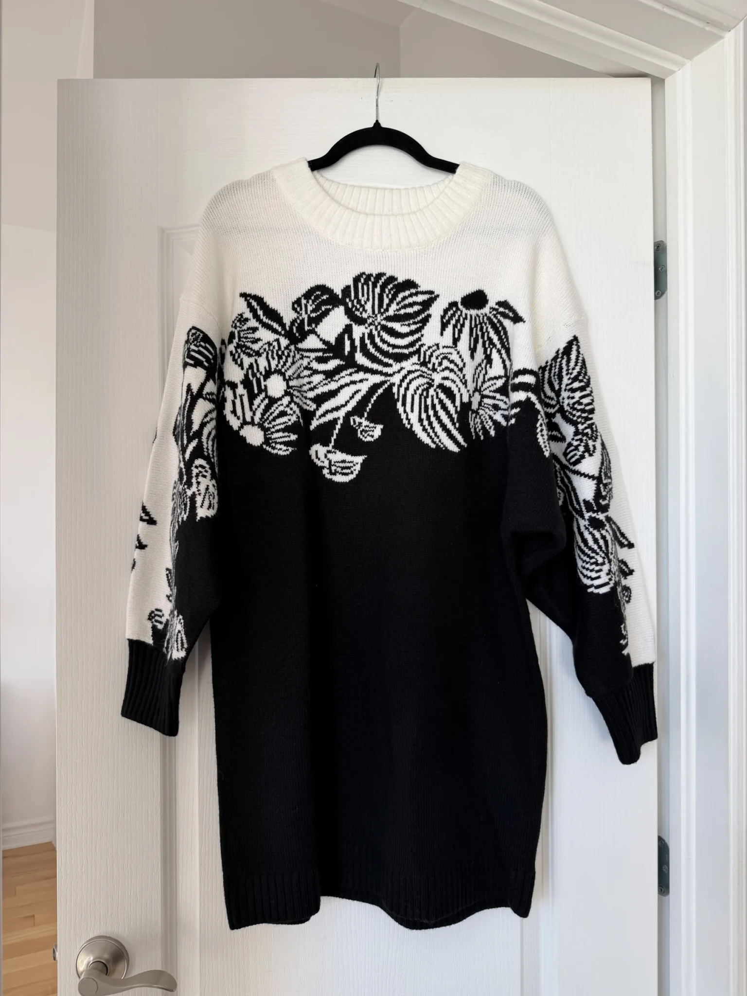 Image for Farm Rio black and white jumper dress, size L