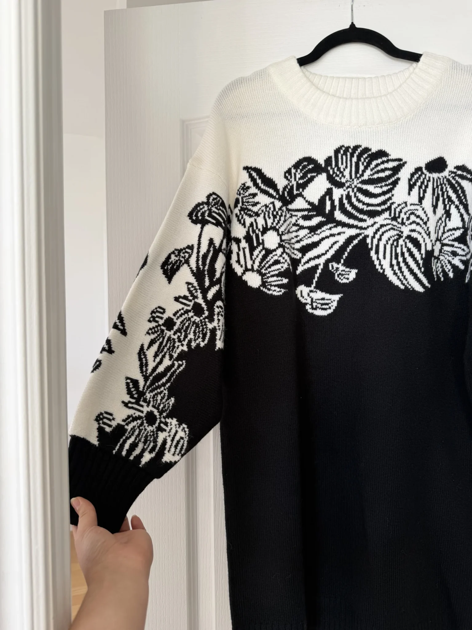 Image for Farm Rio black and white jumper dress, size L