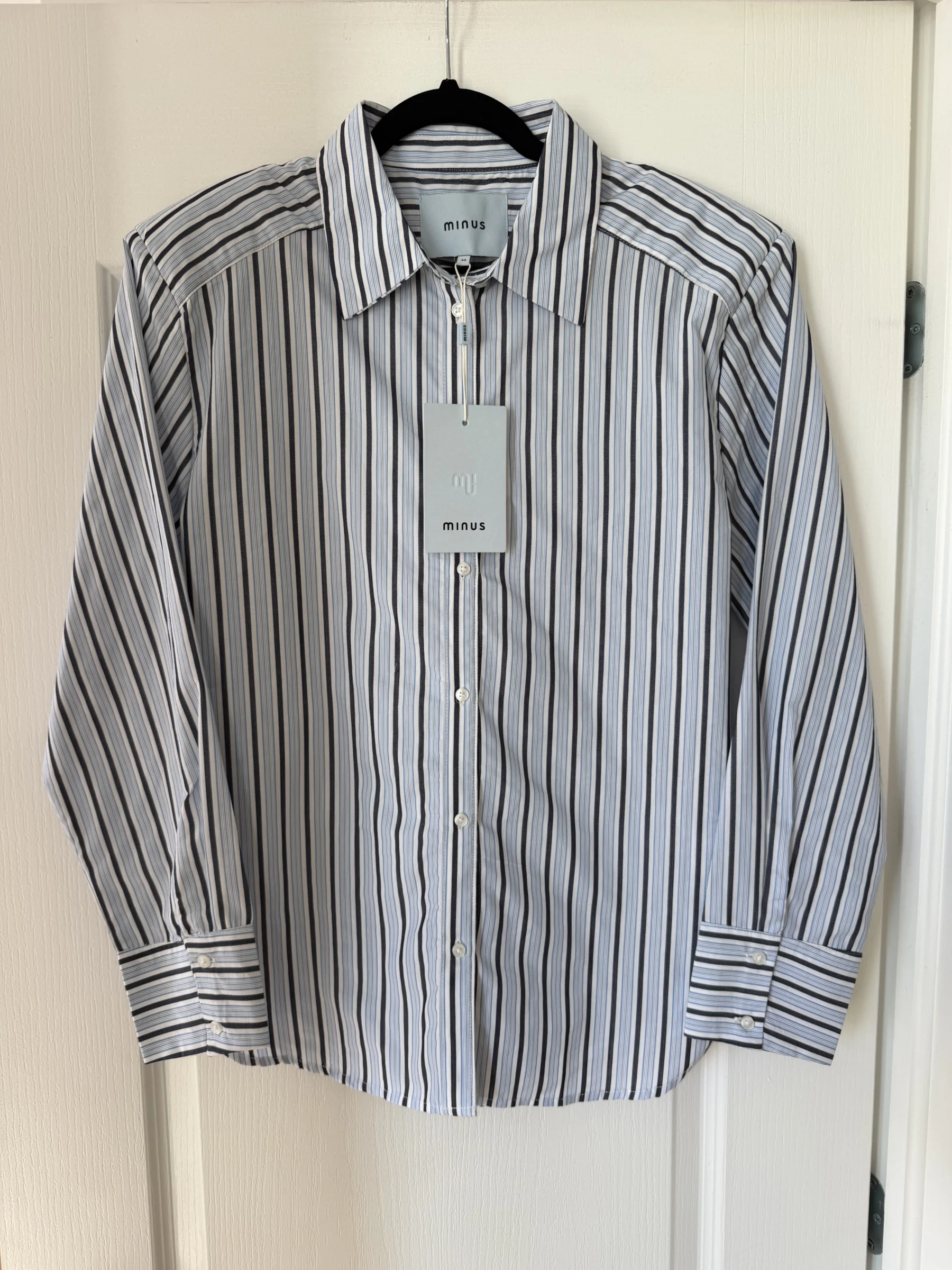 Minus Neuf blue striped shirt, size 40 (L) *Autre seconde main