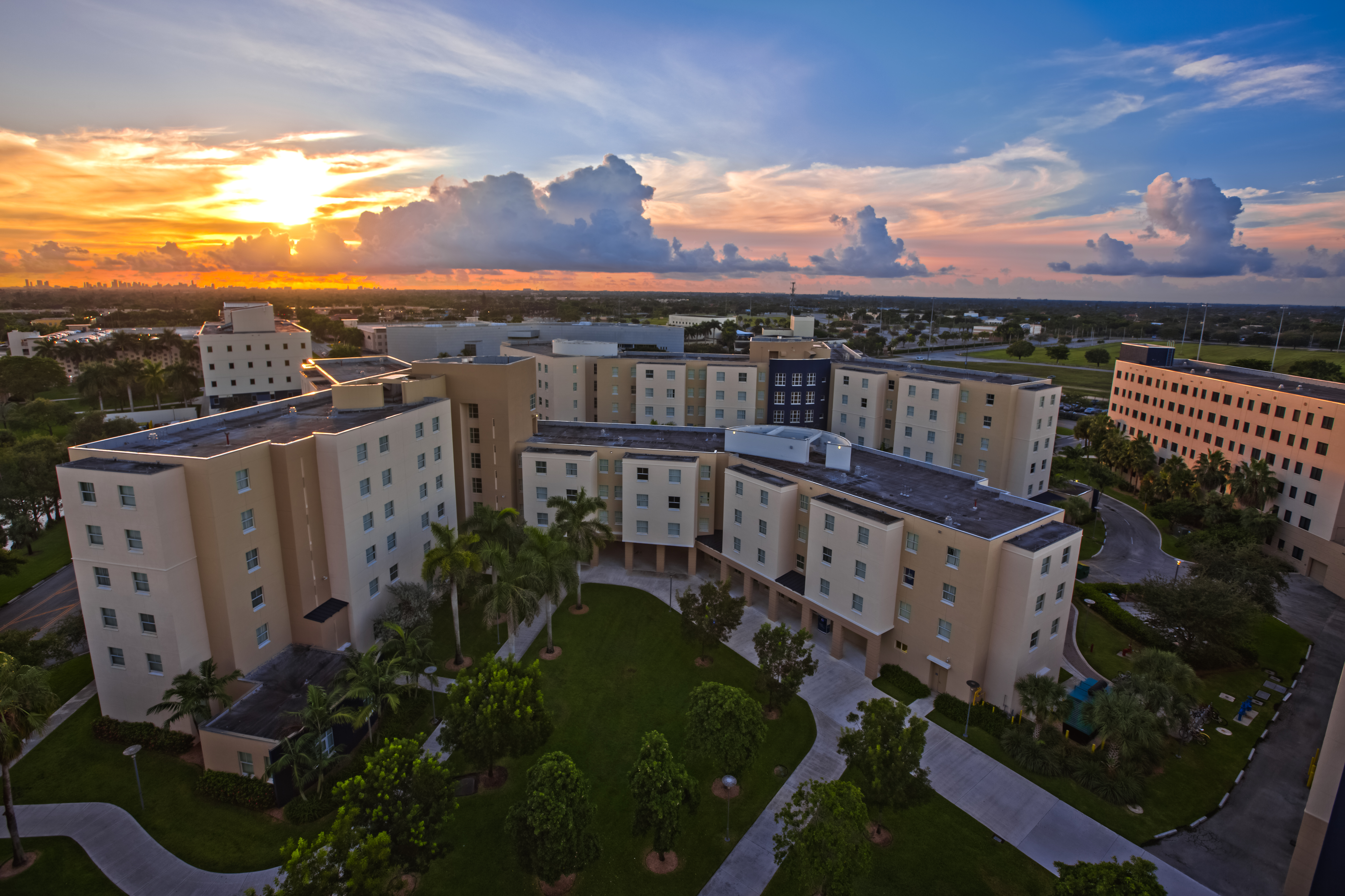 Residencia en Florida International University (FIU)