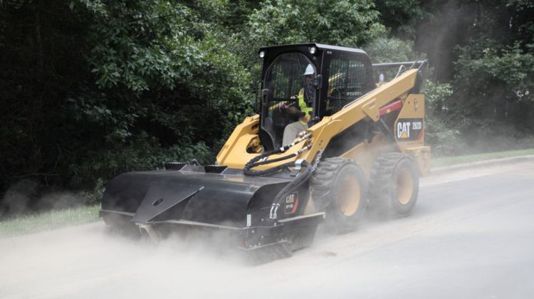 skid steer with tire