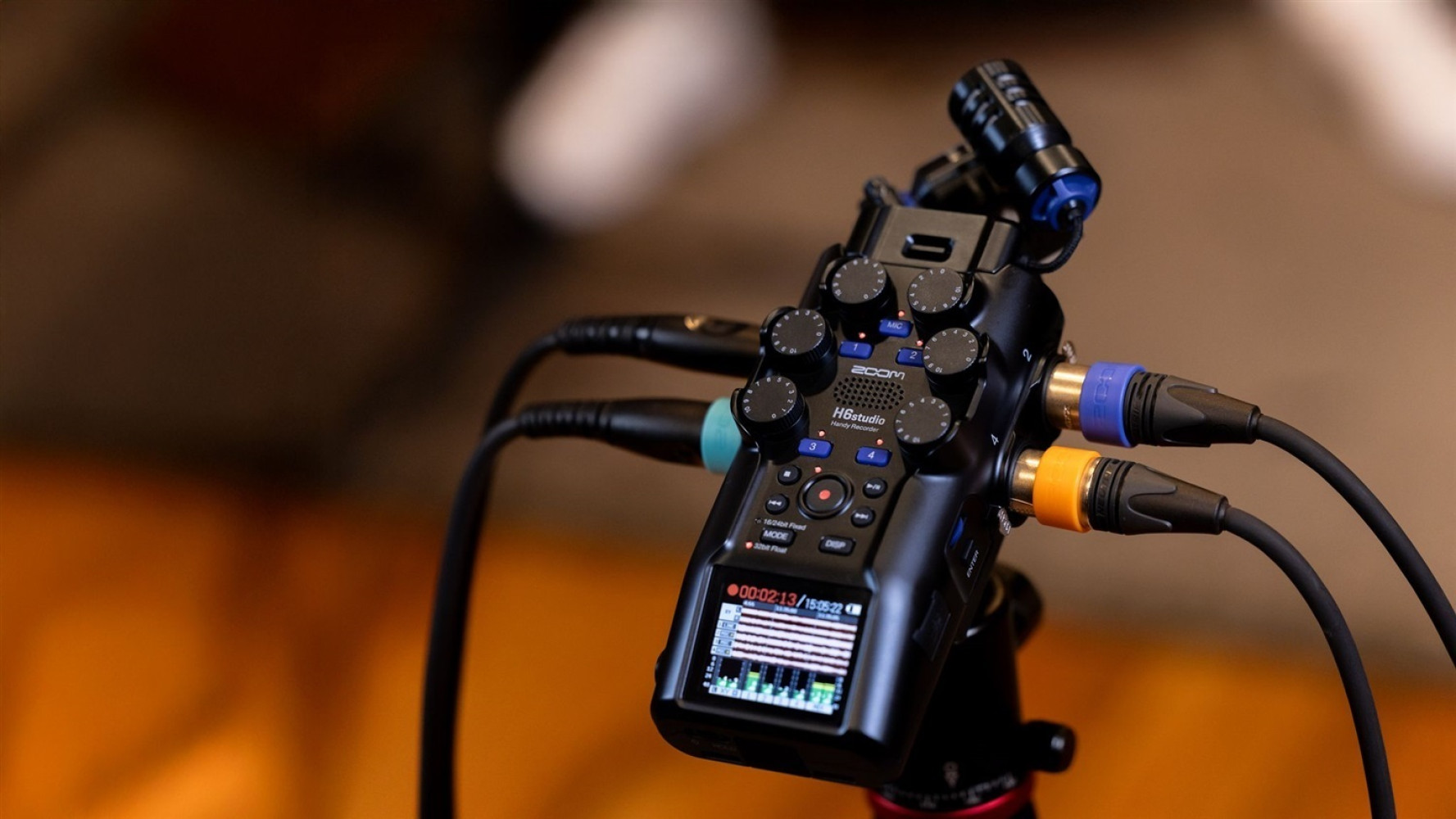 Zoom H6studio Handy Recorder 6-Track 32-Bit Float Flagship Recorder