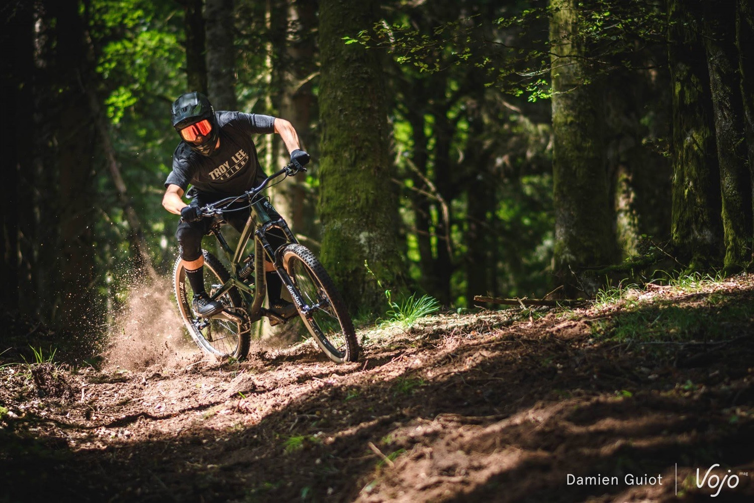 Zoom Instamic Pro Plus C Stereo Recorder Waterproof 32-bit Float Recorder