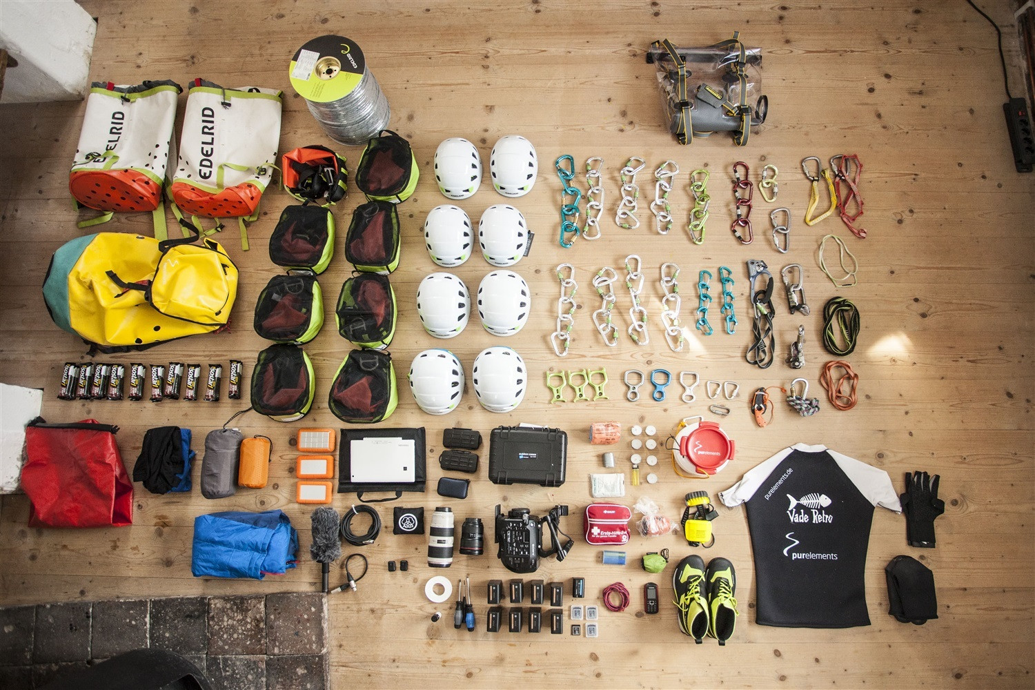 Zoom Instamic Pro Plus C Stereo Recorder Waterproof 32-bit Float Recorder