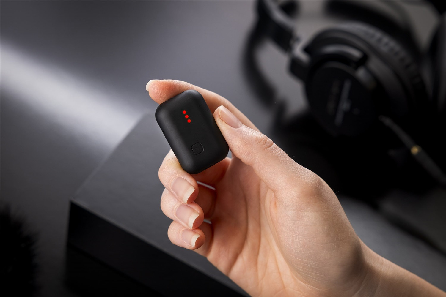 Zoom Instamic Pro Plus C Mono Recorder Waterproof 32-bit Float Audio Recorder