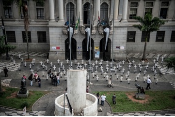 Cruzes lembram Massacre do Carandiru 1 Cruzes lembram Massacre do Carandiru
