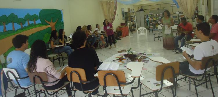 CEBI-ES: Falo na nova língua do povo, palavras que já têm gosto, Senhor, palavras do coração. 1 CEBI-ES: Falo na nova língua do povo