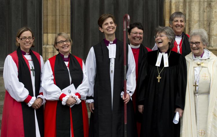 Nova era para a Igreja Anglicana com a consagração de sua primeira bispa