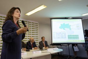 Ministra é processada por não pagar divida com BNDS