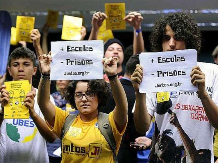 Votações da proposta de redução da maioridade penal serão fechadas, diz Cunha 1 Votações da proposta de redução da maioridade penal serão fechadas