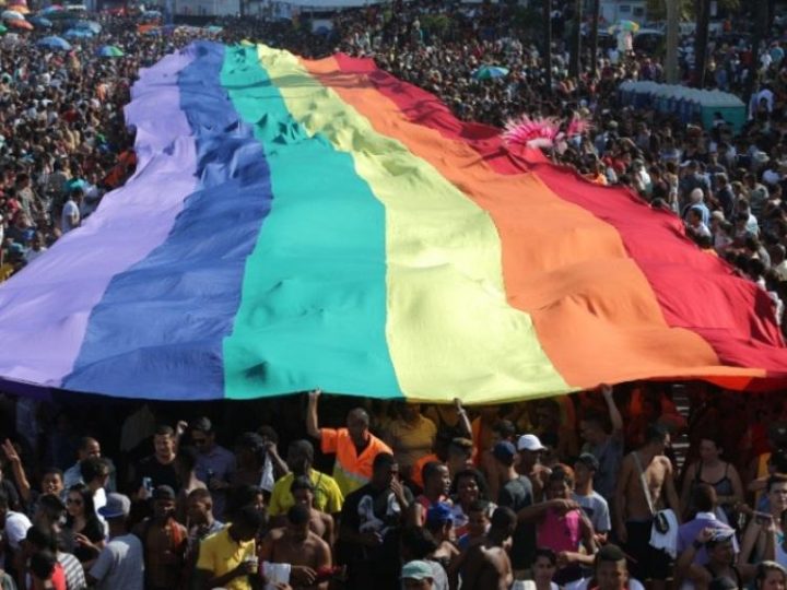 “causou” na cruz da Parada Gay - [Nancy Cardoso Pereira]