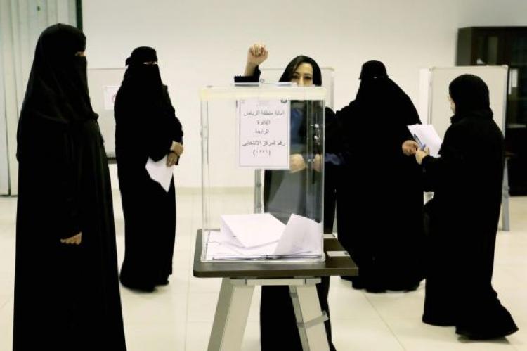 Contra todos os prognósticos, Arábia Saudita elege ao menos 17 mulheres 1 Contra todos os prognósticos