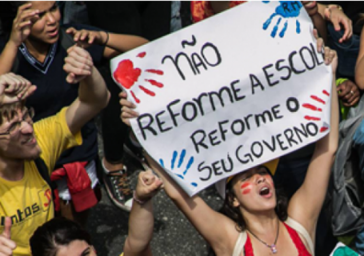 Alunos desocuparão escolas até segunda-feira