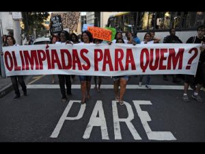 Olimpíadas se aproximam e remoções continuam