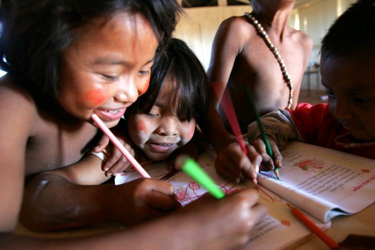 Veto presidencial impede a melhoria da educação escolar indígena no Brasil 1 Veto presidencial impede a melhoria da educação escolar indígena no Brasil