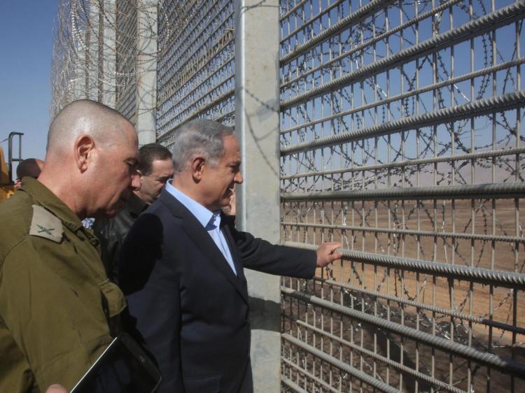 Israel terá cerca nas fronteiras para se proteger de "feras selvagens"
