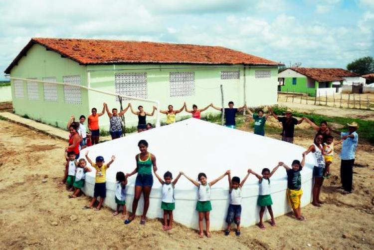 Aedes Aegypti: famílias do Semiárido debatem cuidados com a água armazenada