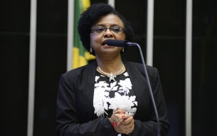 Ministra diz que só ação federativa pode conter violência contra jovens negros