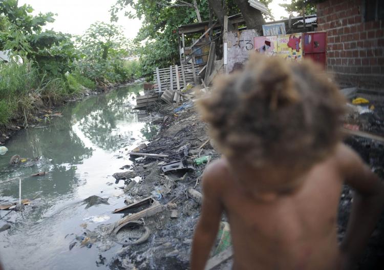 SOS Mata Atlântica coleta assinaturas na Avenida Paulista para “Saneamento Já”