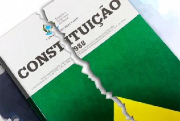 Em meio à crise
