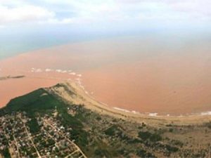 Marinha coloca relatório da lama do Rio Doce sob sigilo por 5 anos