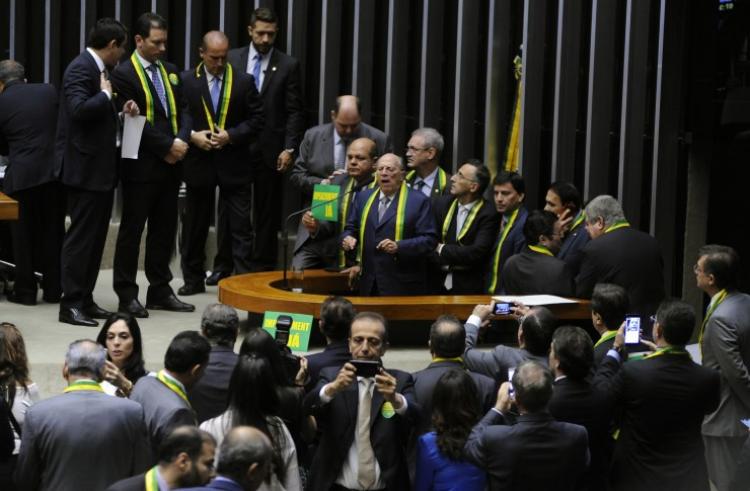 Religiosos criticam citações a Deus na sessão da Câmara que votou impeachment