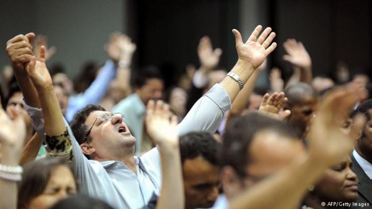 Fé e política: o avanço dos deputados evangélicos