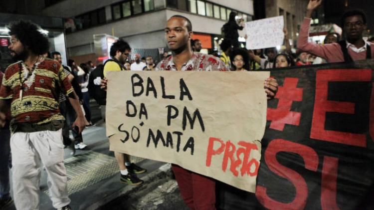 A cada 23 minutos, um jovem negro é assassinado no Brasil, diz CPI 1 A cada 23 minutos